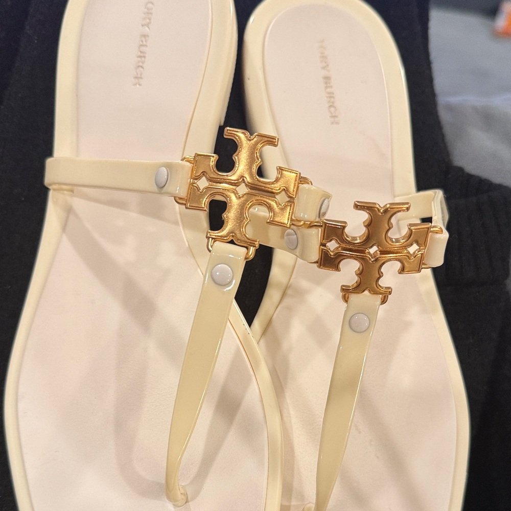 Tory Burch Cream Sandals with Gold Logo - Picture 2 of 3